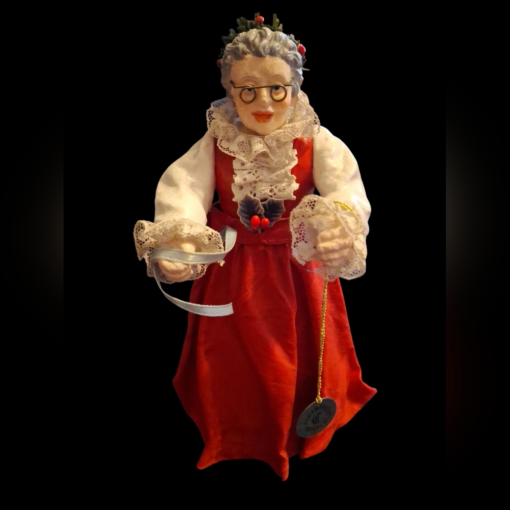 Vintage 1993 Clothtique Possible Dreams 7" Tall Tree Topper/Statue
